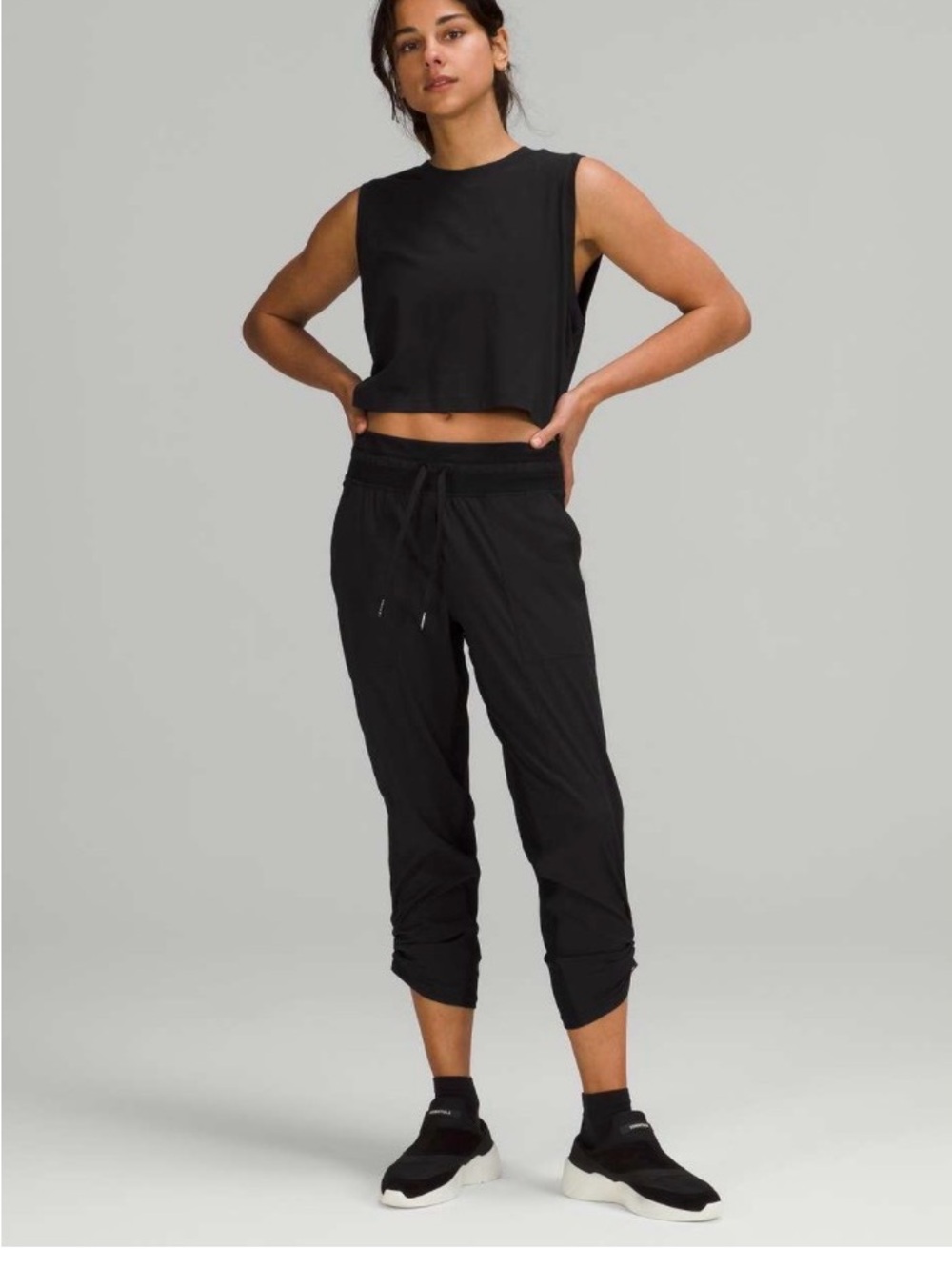 Lululemon Dance Studio Mid-Rise Crop 25"
Black